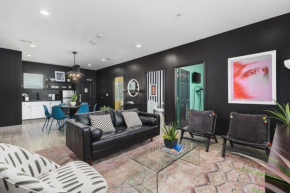 8 Beds 4 Bedroom WALK to restaurants, bars and coffee